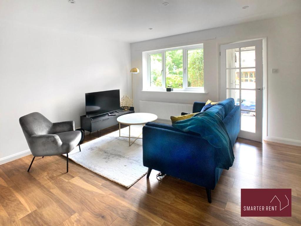 Guildford - 2 Bedroom House West Clandon Extérieur photo