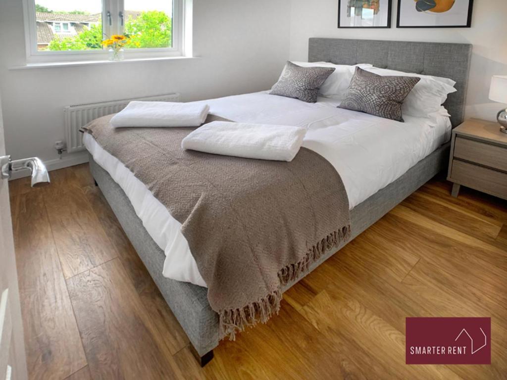 Guildford - 2 Bedroom House West Clandon Extérieur photo
